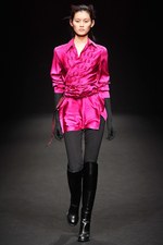 A.F.ヴァンデヴォースト(A.F.VANDEVORST)、2010-2011年秋冬コレクション｜写真25