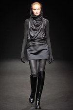 A.F.ヴァンデヴォースト(A.F.VANDEVORST)、2010-2011年秋冬コレクション｜写真26