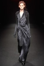 A.F.ヴァンデヴォースト(A.F.VANDEVORST)、2010-2011年秋冬コレクション｜写真28