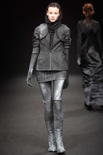 A.F.ヴァンデヴォースト(A.F.VANDEVORST)、2010-2011年秋冬コレクション｜写真29