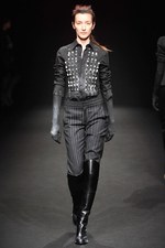 A.F.ヴァンデヴォースト(A.F.VANDEVORST)、2010-2011年秋冬コレクション｜写真31
