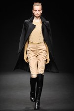 A.F.ヴァンデヴォースト(A.F.VANDEVORST)、2010-2011年秋冬コレクション｜写真8