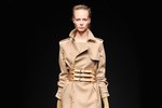 A.F.ヴァンデヴォースト(A.F.VANDEVORST)、2010-2011年秋冬コレクション｜写真0