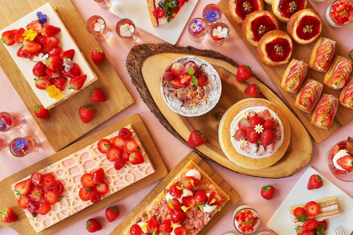 インターコンチネンタルホテル大阪のストロベリーブッフェ、タルトやケーキなど20種以上の苺スイーツ