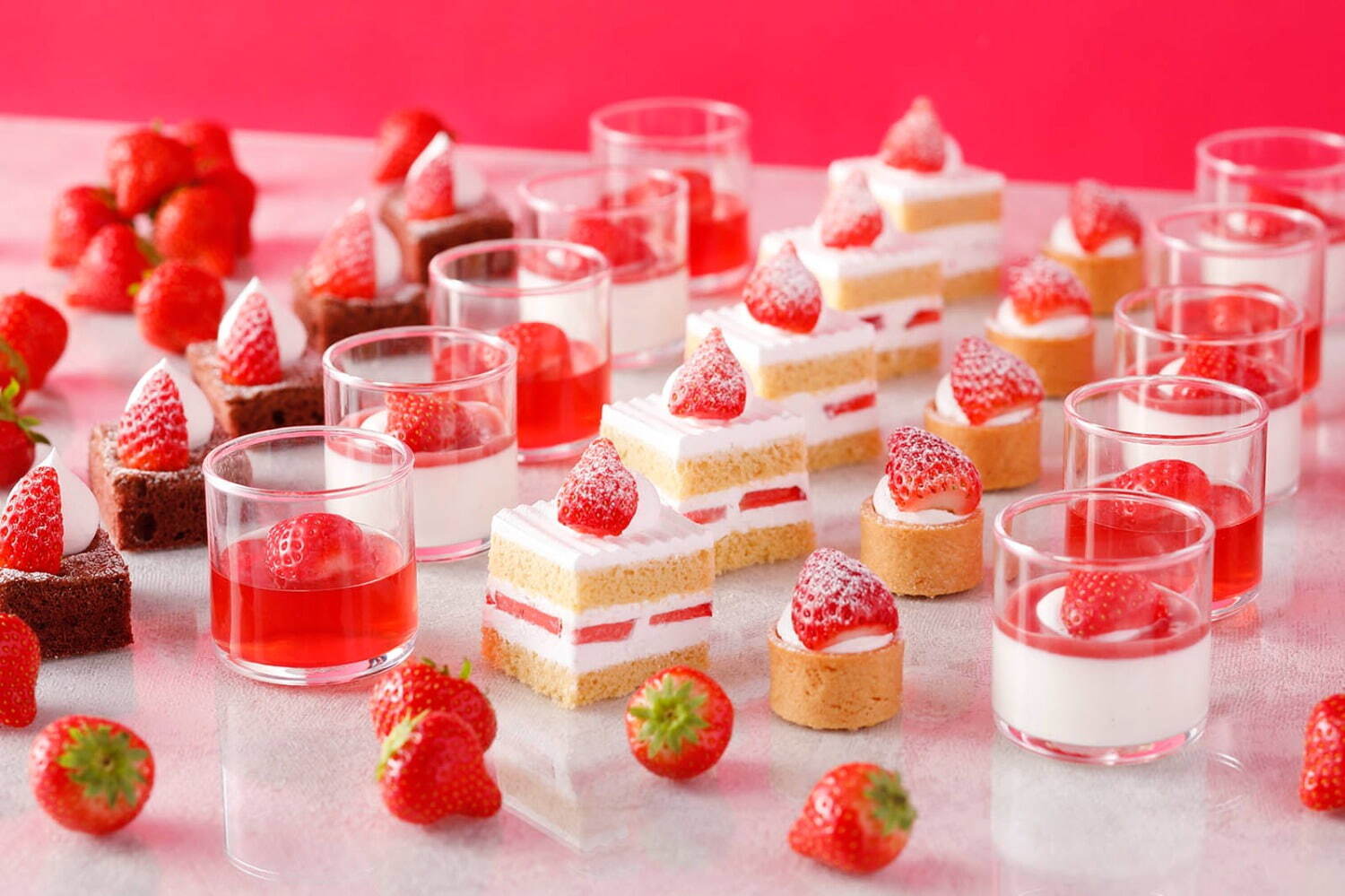 スイーツビュッフェ｜ホテルニューオータニ(東京)のいちごスイーツビュッフェ2024、多彩なあまおうスイーツを堪能