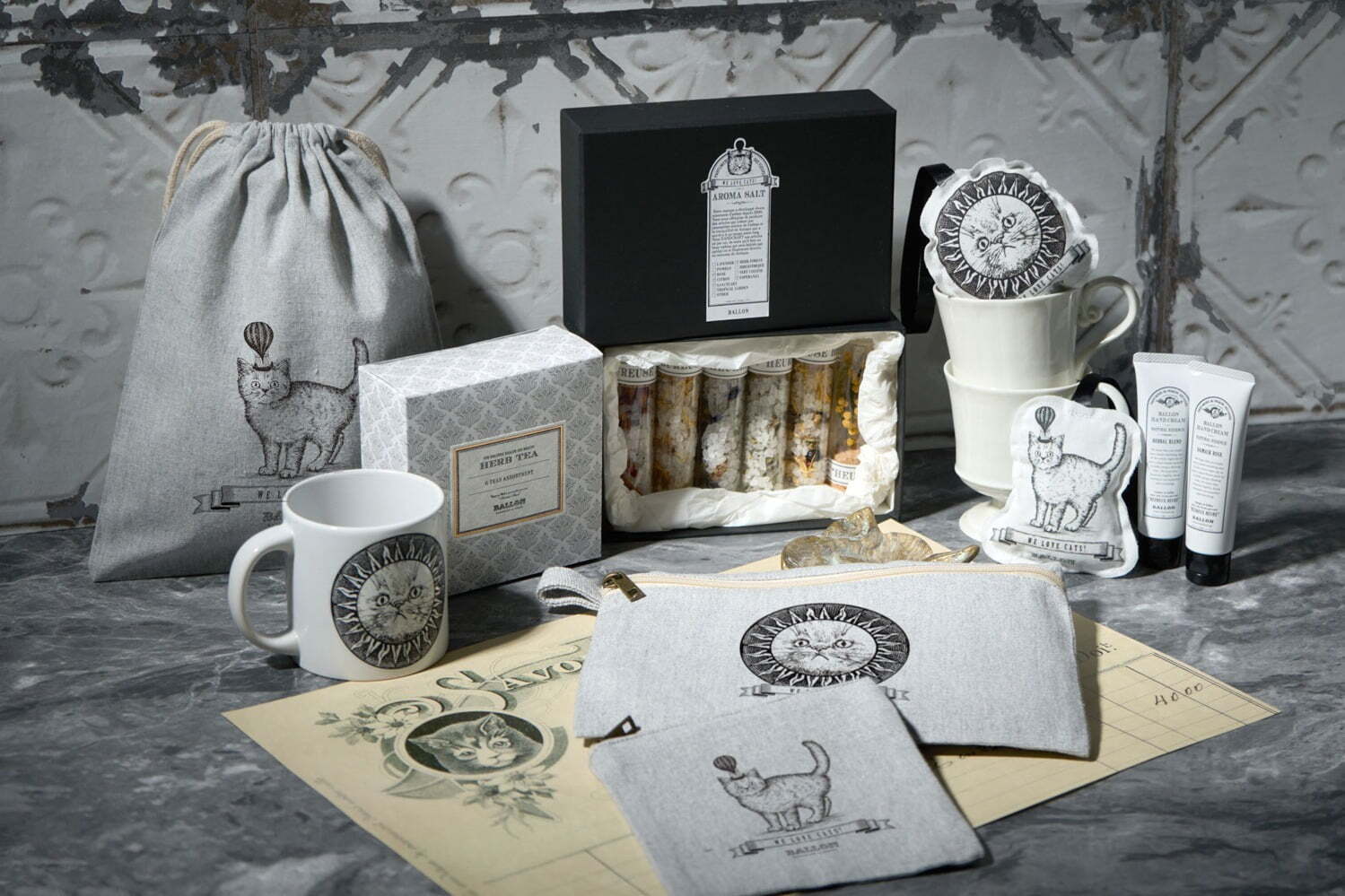 アロマ｜バロン“猫のきょうだい”モチーフの限定アロマバスソルト＆ハンドケアセット、爽やかサシェも