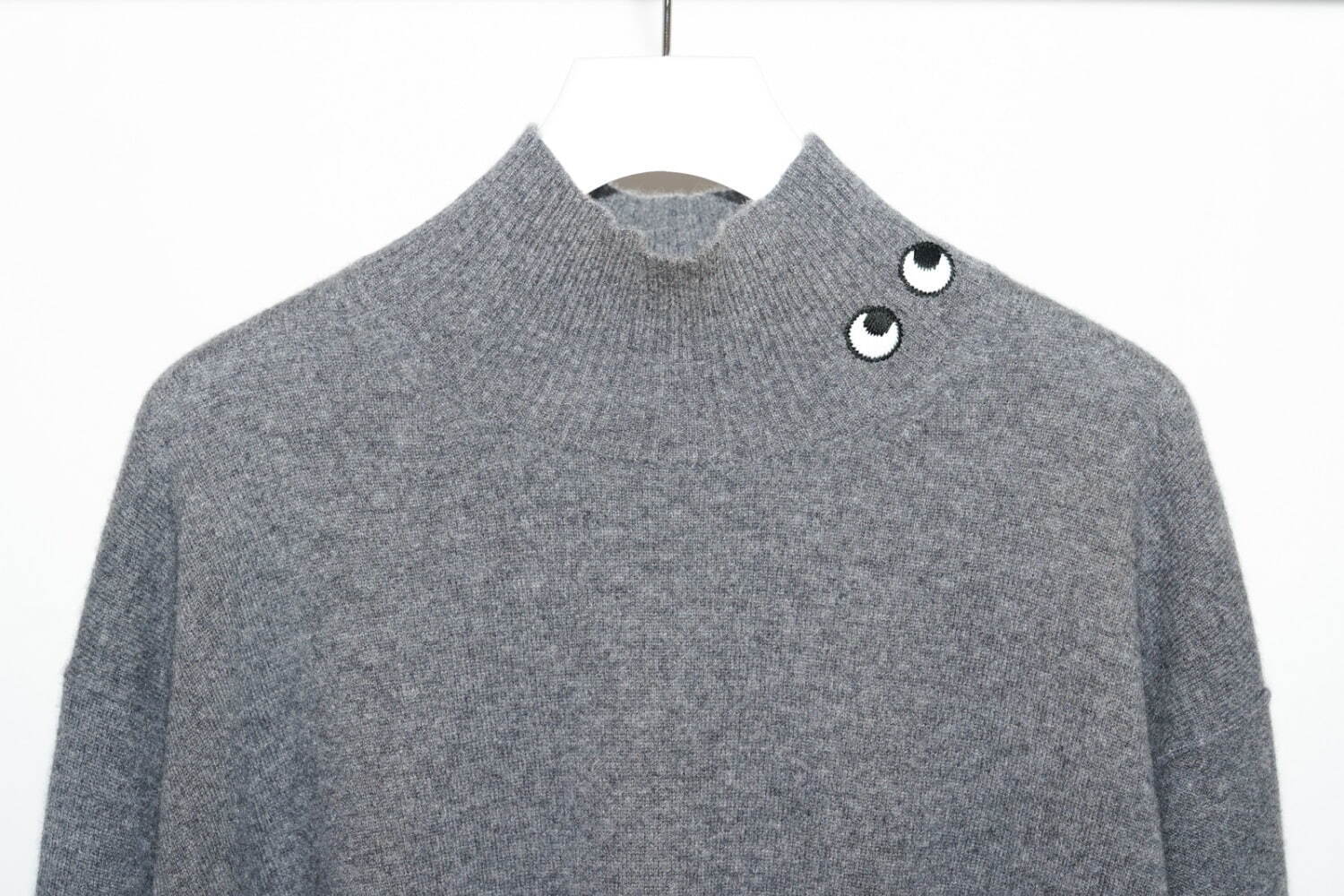 カシミヤハイネックセーター(長袖) 12,900円