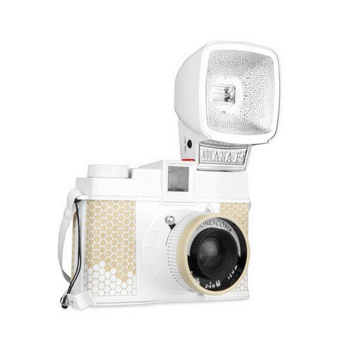 ロモグラフィーからミツバチをイメージしたカメラ「Diana F + HoneyComb」が発売 | 写真