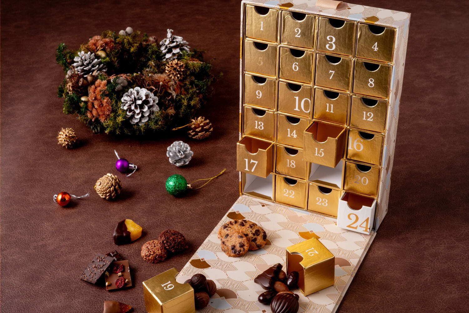 パスカル・ル・ガックの“ショコラ尽くし”クリスマス限定アドベントカレンダー、新作やサブレなど24種