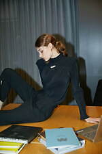 コトハヨコザワ“プリーツ×シュリンク”加工のドレス＆やカーディガンなど、ステュディオス限定で｜写真12