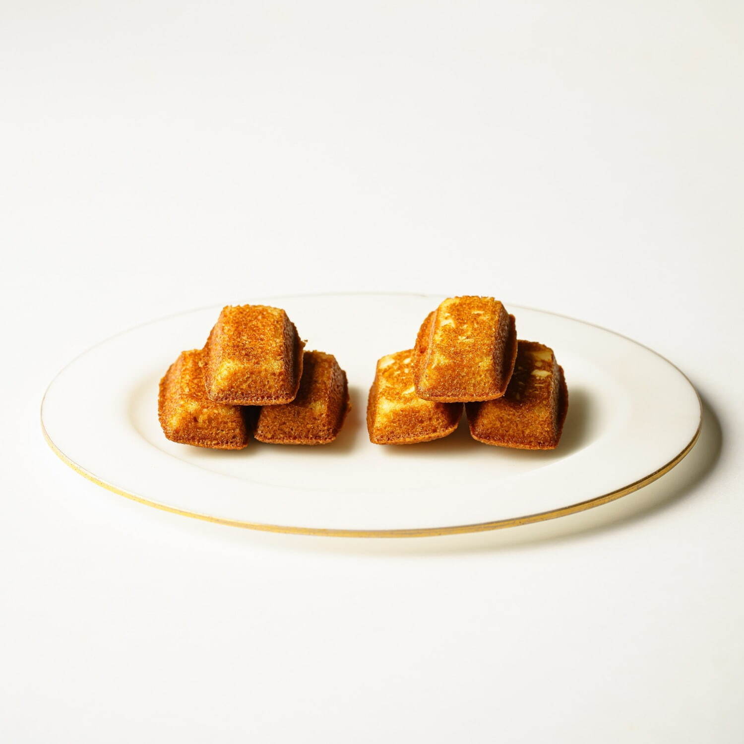 青山のパティスリー「アン グラン」ハイビスカスティーの真っ赤なケーキや焼きたてカヌレなど｜写真14