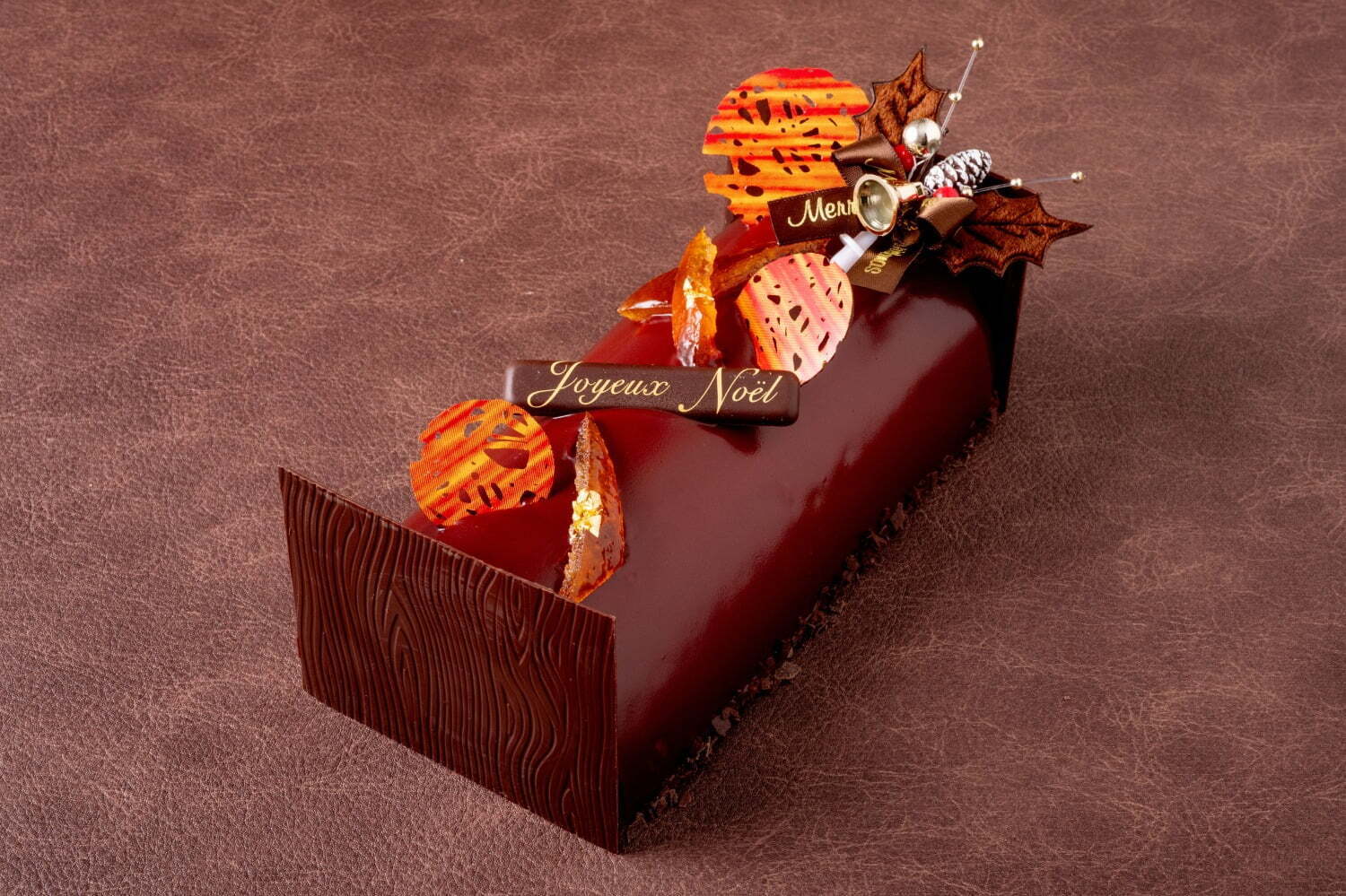 パスカル・ル・ガック23年クリスマスケーキ、オレンジ香るショコラ＆パリ本店のピスタチオケーキなど