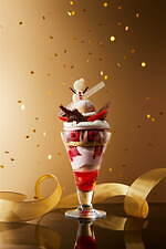 ショコラティエ パレ ド オールの冬限定スイーツ、3種のベリー×チョコレートパフェやツリーショコラ｜写真2