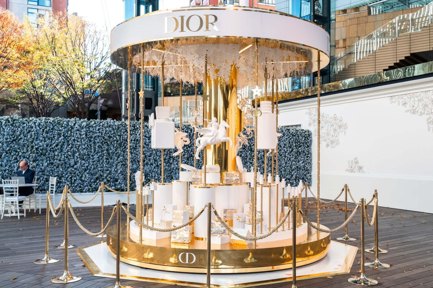 庭園｜ディオールの限定イベント「ガーデン オブ ドリームズ」六本木で、コスメや香水が並ぶブティック＆カフェ