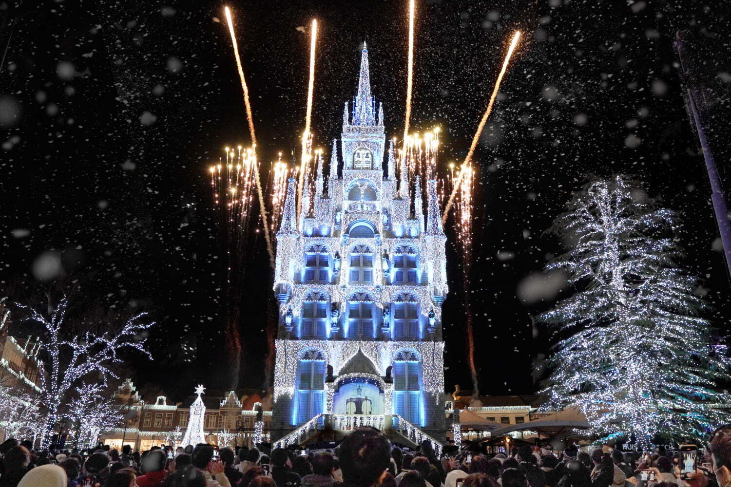 スケートリンク｜ハウステンボスで冬イルミネーション「白銀の世界」光×花火×音楽のナイトショーや運河スケート