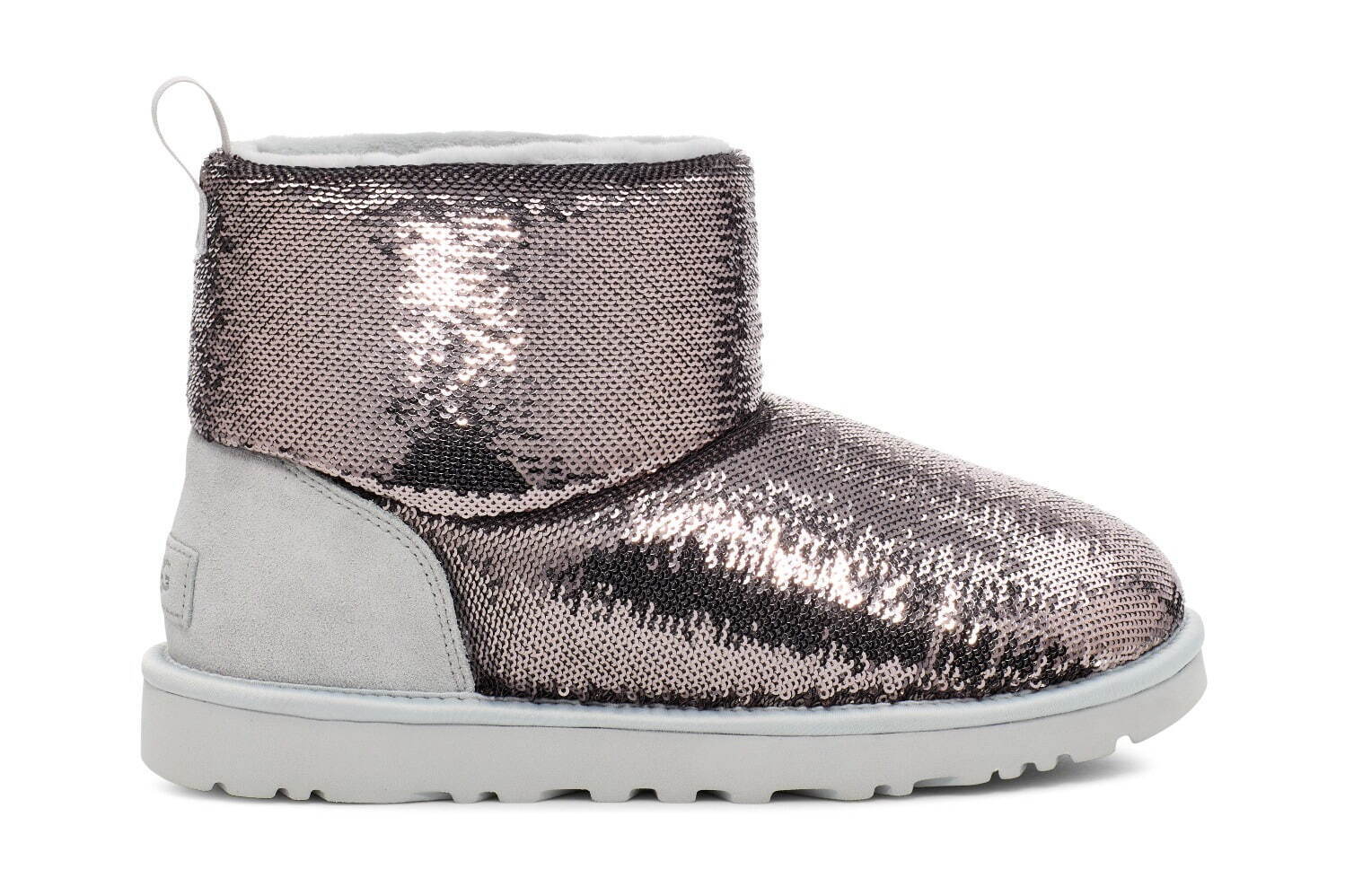 UGGの23年クリスマスシューズ、煌めくスパンコール×ふわふわ UGGの23年クリスマスシューズ、煌めくスパンコール×ふわふわ