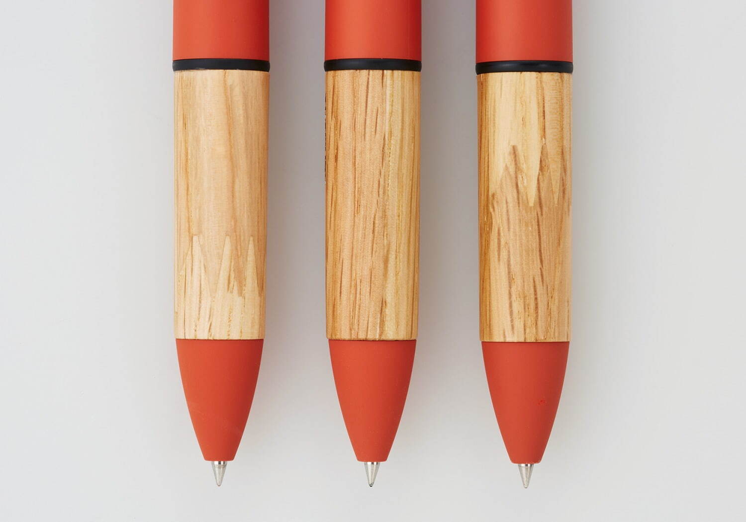 カリモク家具“木製グリップ”多機能ペン、三菱鉛筆「ジェットストリーム」とコラボで｜写真4