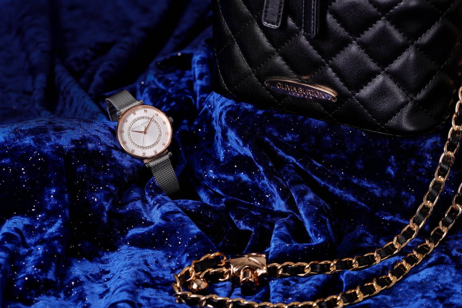 オリビア・バートンの23年クリスマス、“クリスタル煌めく”腕時計＆バニティバッグが限定セットに｜写真27