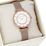 オリビア・バートンの23年クリスマス、“クリスタル煌めく”腕時計＆バニティバッグが限定セットに｜写真10