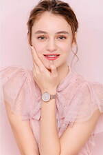 オリビア・バートンの23年クリスマス、“クリスタル煌めく”腕時計＆バニティバッグが限定セットに｜写真38