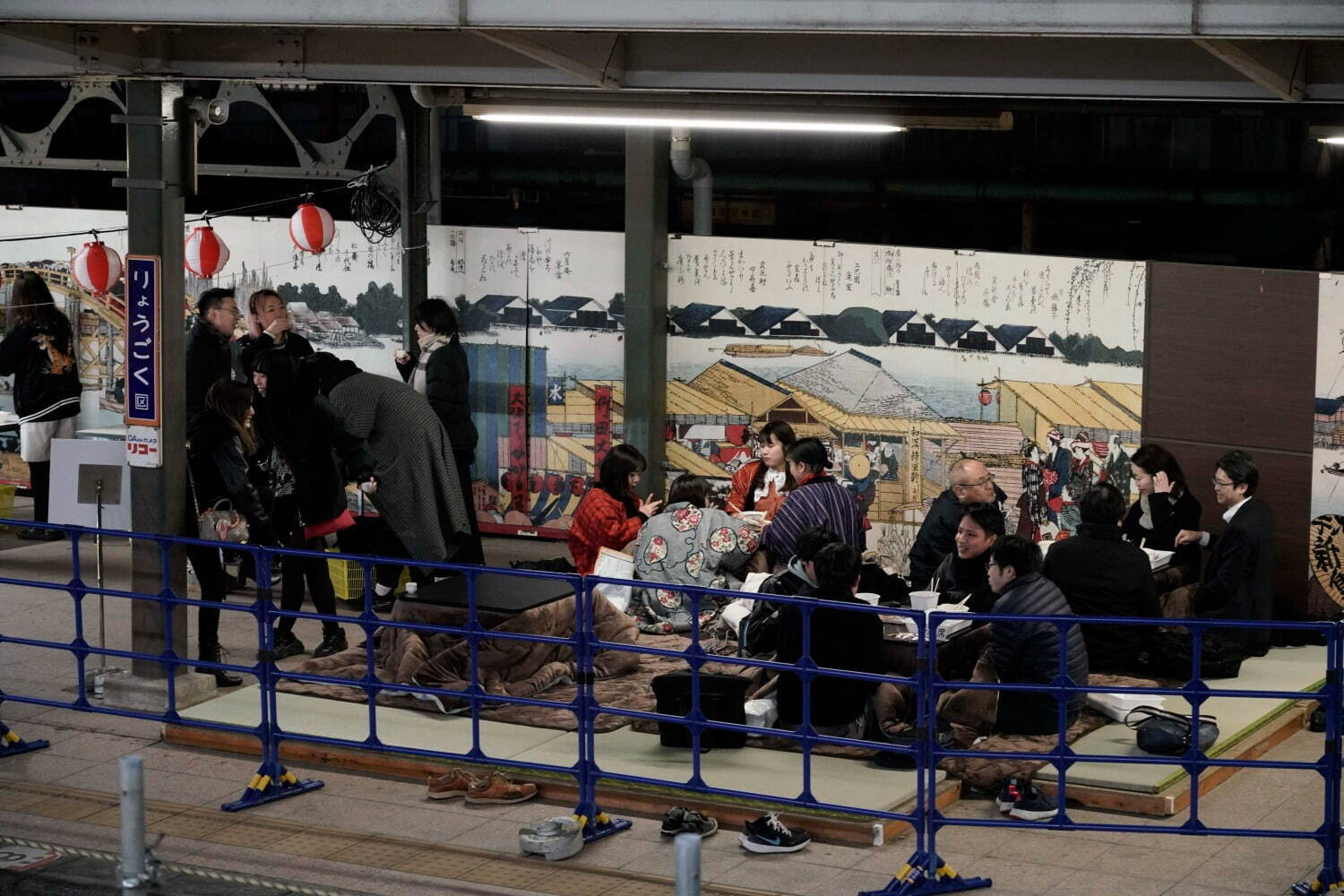 「おでんで熱燗ステーション」JR両国駅“幻のホーム”で、熱燗とおでんをこたつで楽しむ限定イベント｜写真5