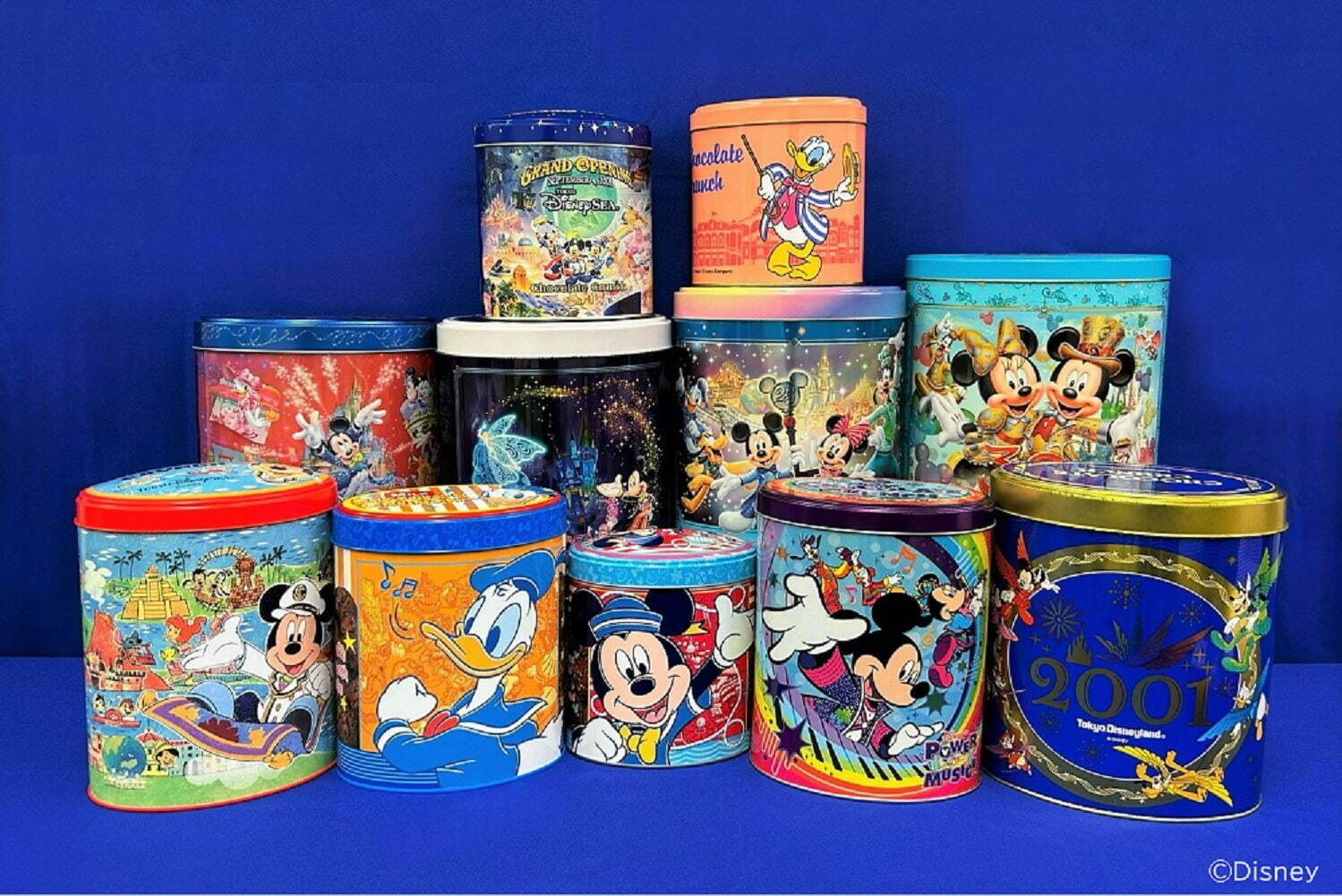 東京ディズニーリゾート“歴代グッズ”の企画展がイクスピアリで、過去のポップコーンバゲットなどを展示｜写真1