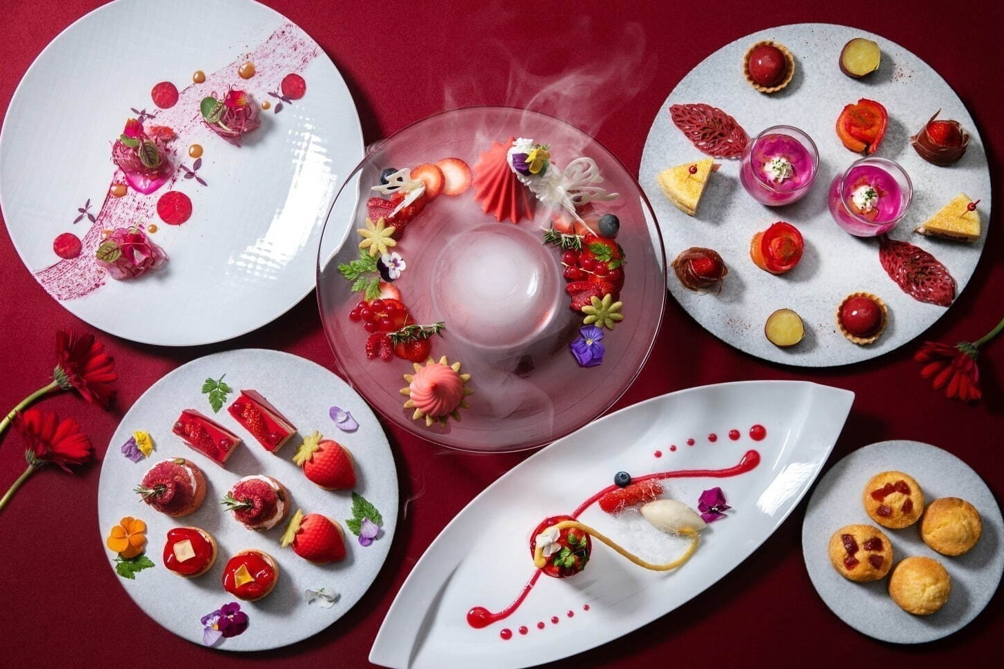 「いちごアフタヌーンティー」まとめ【2024年全国版】東京・大阪の高級ホテルで"贅沢”苺スイーツ