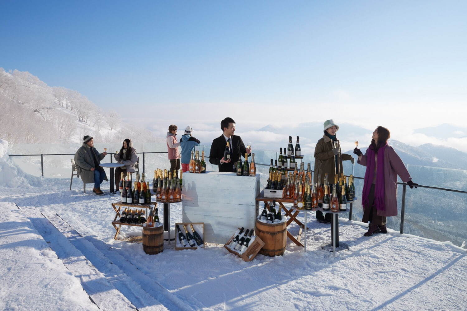 北海道・星野リゾート トマムの「絶景シャンパンテラス」絶景の雪山×シャンパン20種を堪能｜写真1