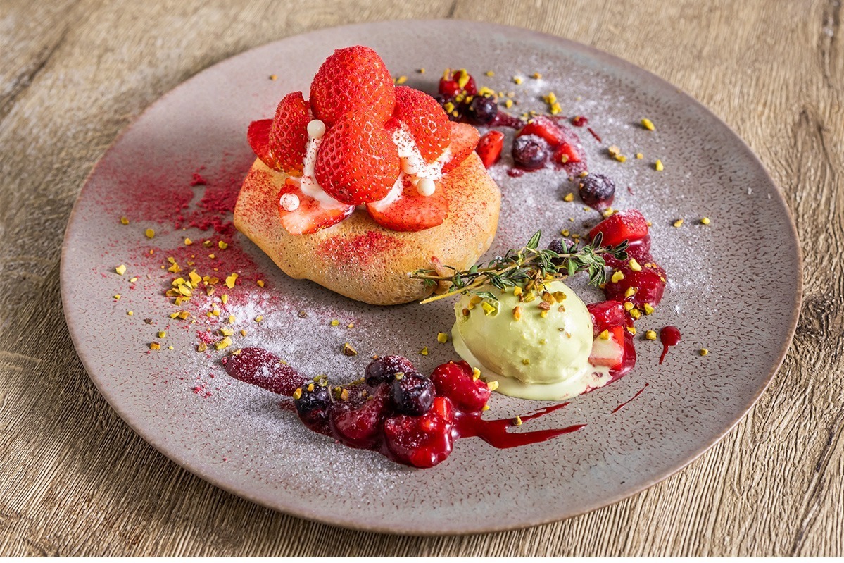 チーズ｜クレープ＆ガレット専門店「トゥーストゥース」神戸・三ノ宮に、 たっぷり苺の“もちもち”クレープなど