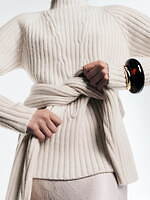 COSのクリスマスギフト、ボリューミーなチェック柄マフラー＆“ふわふわ”キルトバッグなど｜写真36