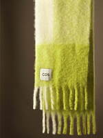 COSのクリスマスギフト、ボリューミーなチェック柄マフラー＆“ふわふわ”キルトバッグなど｜写真54