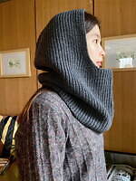 A.P.C.クリスマスコレクション2023、ロゴマフラー＆もこもこトートバッグなど“あったか”冬小物｜写真5