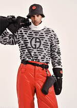 ジョルジオ アルマーニ ネーヴェ、オーバーサイズのダウンジャケット＆カシミヤ切り替えのケープなど｜写真6