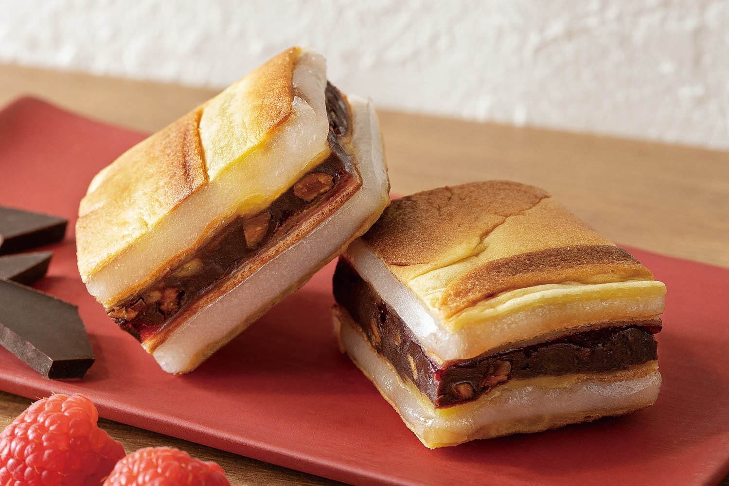 ゴディバ×はや川「羽二重くるみ ショコラ＆フランボワーズ」福井銘菓を濃厚ダークチョコレートでアレンジ