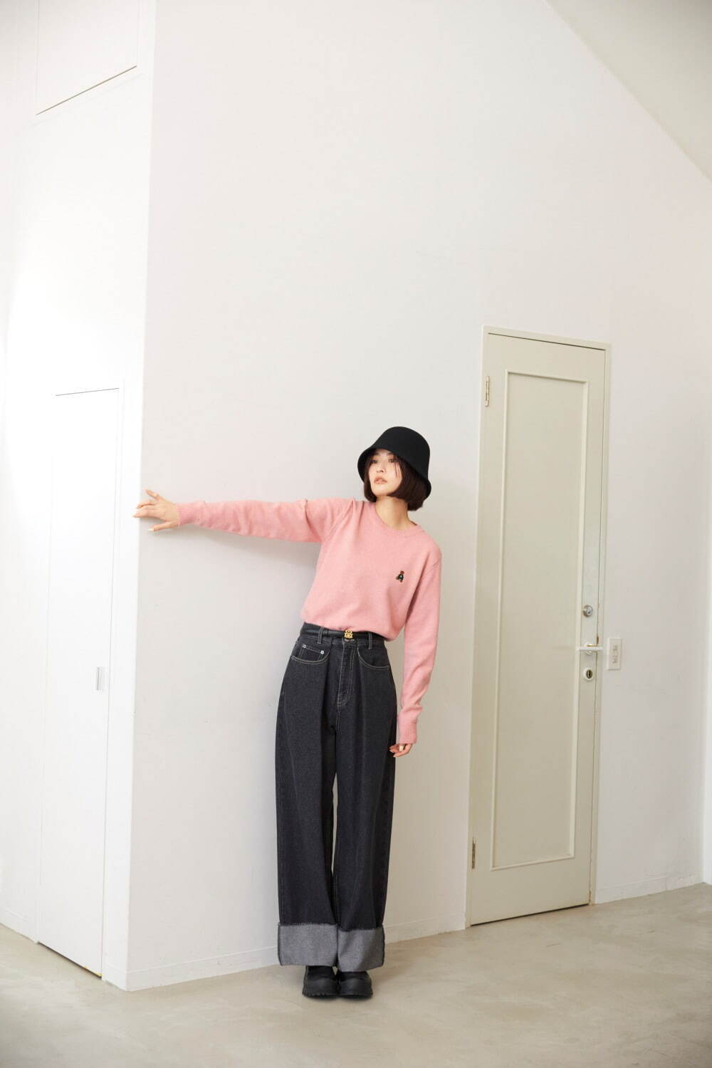 スナイデル×ベアパウコラボ、“ベア”刺繍の上品ニットプル