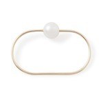 ヒロタカ×スタイリング/の23年クリスマスジュエリー、パール＆ブラックオニキスが目を引くピアスなど｜写真13