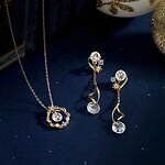 テイクアップのウィンタージュエリー、“冬の光”着想の天然石ピアス＆星座のダイヤモンド輝くネックレス｜写真15