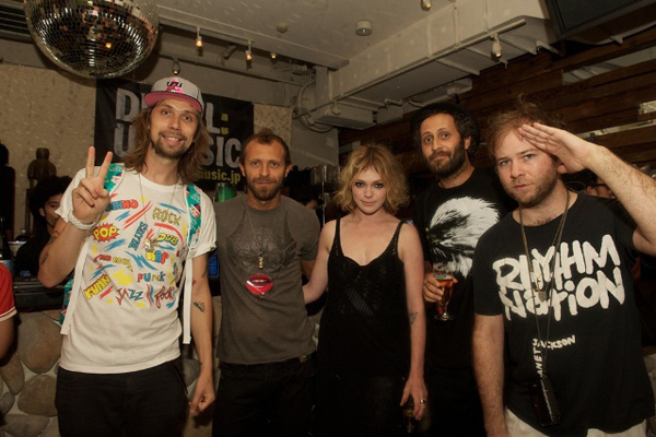 アフィがフロアを揺らした！フレンチ・エレクトロのスーパーアイコンによるDIESELシークレットライブ