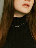 ヤヌーク×ステラハリウッドのジュエリー、ダイヤモンド配した“YYYYY”ピアスや手書き風ロゴリング｜写真1