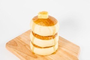 森永製菓監修「バター香るホットケーキまん」しっとりふんわり感UP!ソースがとろ~りスイーツ系中華まん|写真3