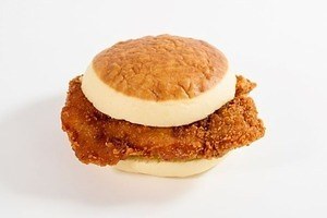 森永製菓監修「バター香るホットケーキまん」しっとりふんわり感UP!ソースがとろ~りスイーツ系中華まん|写真2