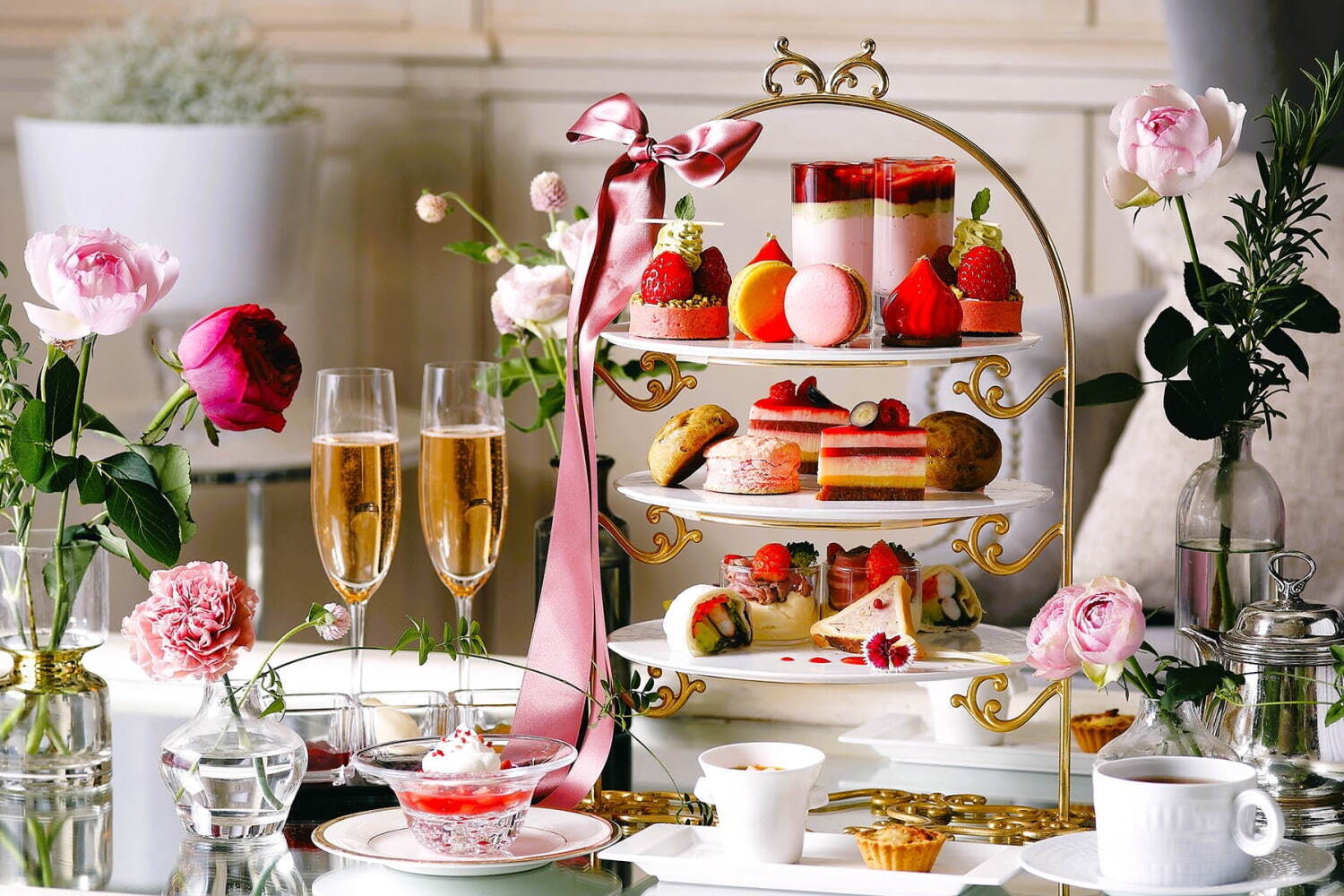 ヨーク｜ホテル インターコンチネンタル 東京ベイ、いちご＆ピスタチオが主役の限定アフタヌーンティー