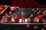 キンプトン新宿東京の“苺チョコ”アフタヌーンティー、レッド＆ブラックの濃厚ガトーショコラや苺ムース｜写真12