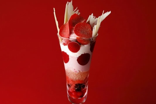 パフェ｜資生堂パーラー サロン・ド・カフェ ラゾーナ川崎店、クリスマス限定のパフェ＆スイーツプレート