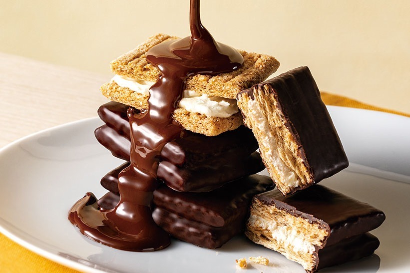 シュガーバターの木から冬限定「ショコラがけサンド 炭火ショコラ」コクのあるビターチョコでコーティング