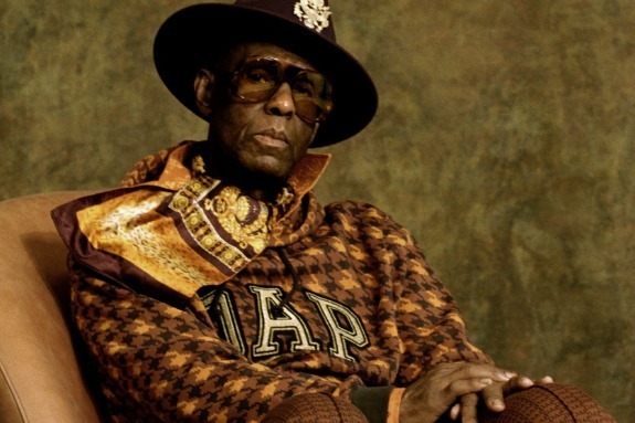 GAP×ダッパー・ダン「DAP」ロゴをあしらったフーディーやスウェットパンツ＆アクセサリーも