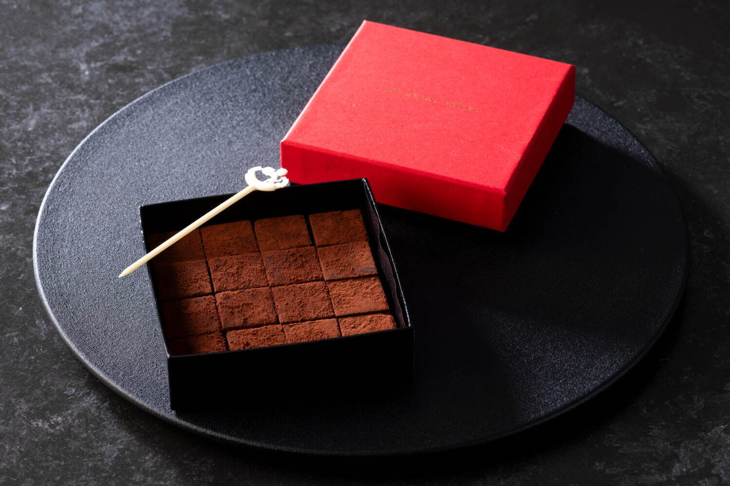 帝国ホテル 東京の24年バレンタイン、"料理長スヌーピー”のチョコレート缶や希少カカオのアソート｜写真14