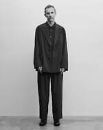 シュタイン 2024年春夏コレクション - コントラストに際立つミニマルさ｜写真23