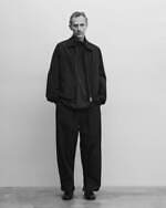 シュタイン 2024年春夏コレクション - コントラストに際立つミニマルさ｜写真33