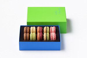 Made in ピエール・エルメ×UZUの24年バレンタイン、抹茶など“和素材”チョコやマカロン